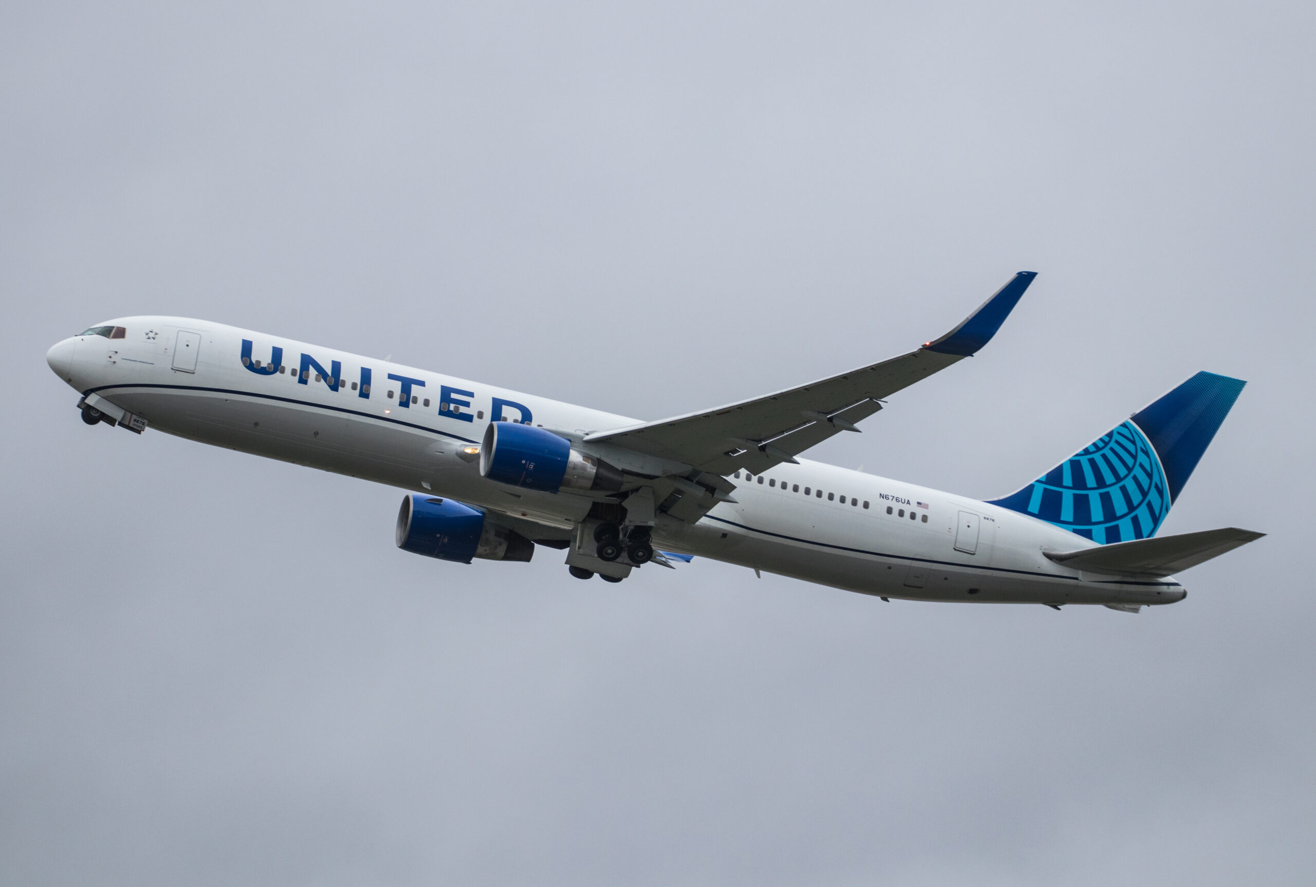 United Airlines B767 300ER N676UA @ LHR Feb 2020 scaled 1